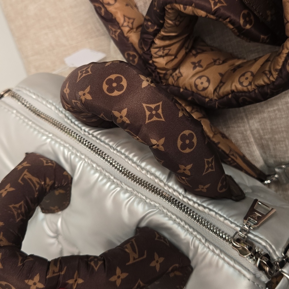 Louis Vuitton Limited Edition Silver Giant Monogram Econyl Pillow Speedy 25 - Picture 9 of 12